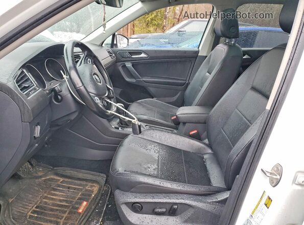 3VV2B7AX3JM020315 2018 VOLKSWAGEN TIGUAN White Вид салону спереду
