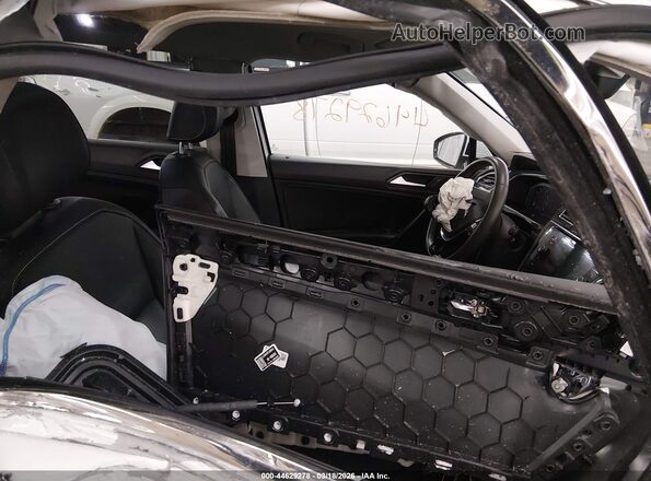 3VV2B7AX3MM147571 2021 VOLKSWAGEN TIGUAN White Front interior view