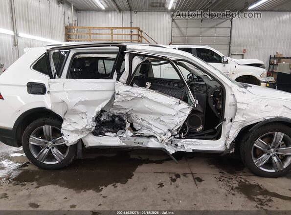 3VV2B7AX3MM147571 2021 VOLKSWAGEN TIGUAN White 360 interior view