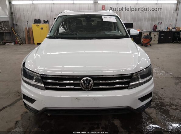 3VV2B7AX3MM147571 2021 VOLKSWAGEN TIGUAN White Rear interior view