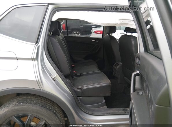 3VV2B7AX3RM069655 2024 VOLKSWAGEN TIGUAN Gray VIN sticker view