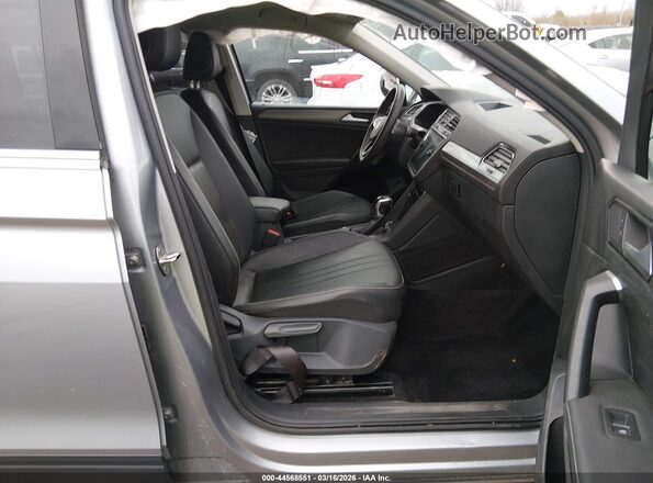 3VV2B7AX3RM069655 2024 VOLKSWAGEN TIGUAN Gray Front interior view