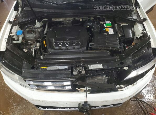 3VV2B7AX4KM076944 2019 VOLKSWAGEN TIGUAN White Vista interior trasera