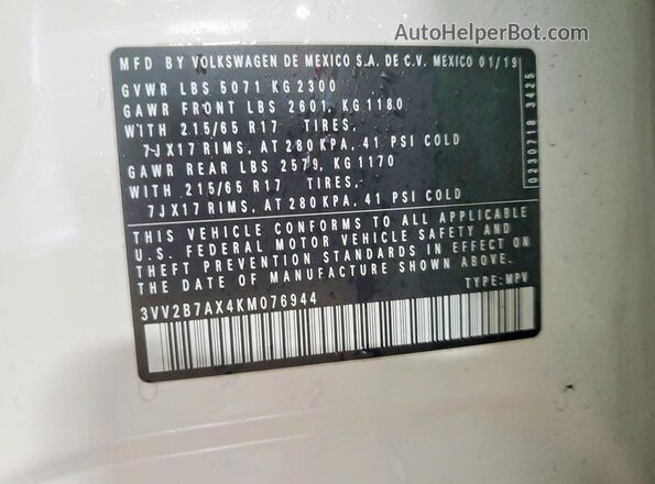 3VV2B7AX4KM076944 2019 VOLKSWAGEN TIGUAN White Vista del compartimento del motor