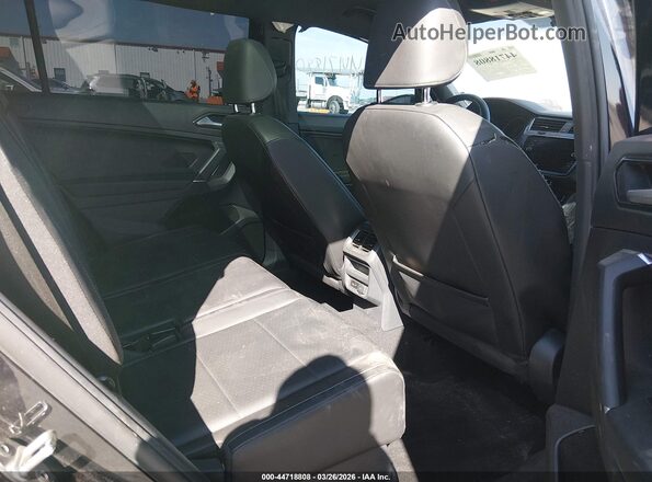 3VV2B7AX5JM213887 2018 VOLKSWAGEN TIGUAN Черный Вид наклейки с VIN-кодом