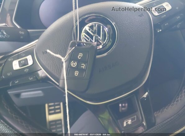 3VV2B7AX5KM049400 2019 VOLKSWAGEN TIGUAN Белый Вид панели приборов