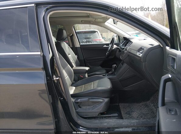 3VV2B7AX6KM054105 2019 VOLKSWAGEN TIGUAN Черный Вид салона спереди