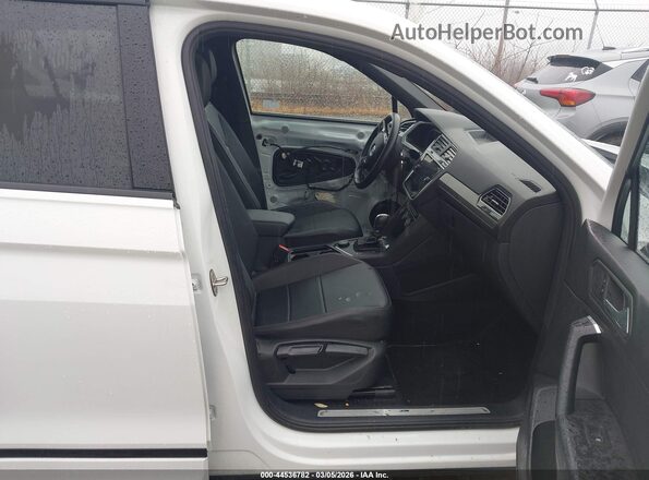 3VV2B7AX6KM174681 2019 VOLKSWAGEN TIGUAN Белый Вид салона спереди