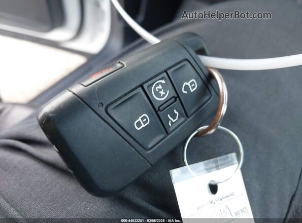 3VV2B7AX7KM011991 2019 VOLKSWAGEN TIGUAN Белый Вид панели приборов