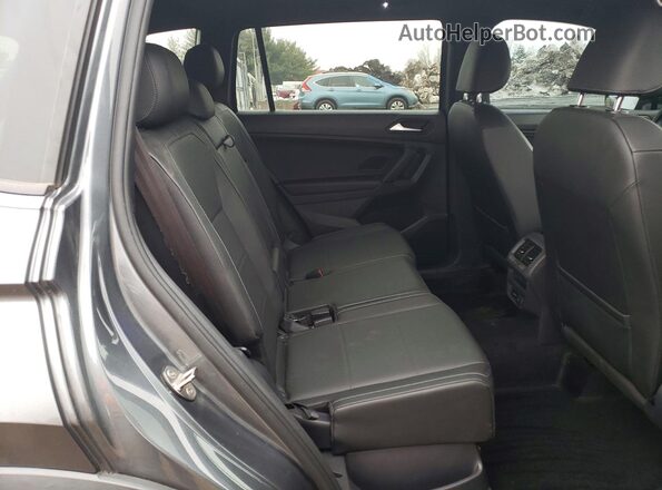 3VV2B7AX7KM084360 2019 VOLKSWAGEN TIGUAN Gray Vista interior trasera