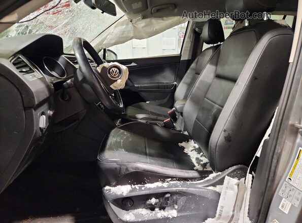 3VV2B7AX7KM137252 2019 VOLKSWAGEN TIGUAN Серебряный Вид салона спереди