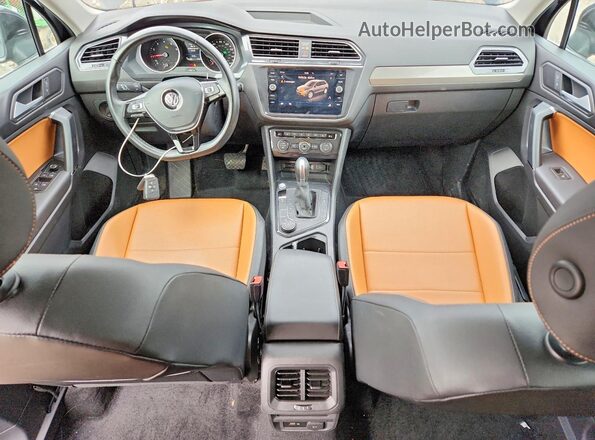 3VV2B7AX7KM173779 2019 VOLKSWAGEN TIGUAN Черный Вид панели приборов