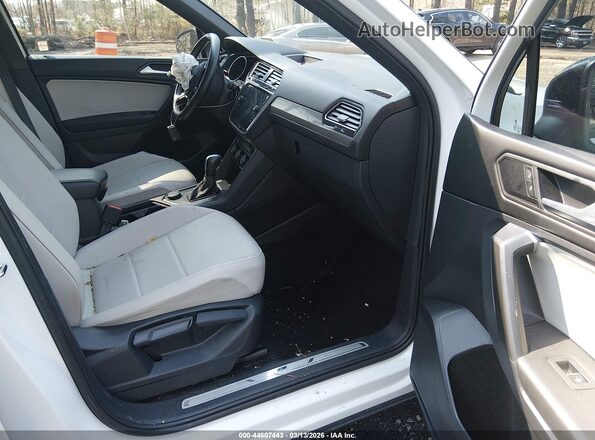 3VV2B7AX7MM123919 2021 VOLKSWAGEN TIGUAN Белый Вид салона спереди
