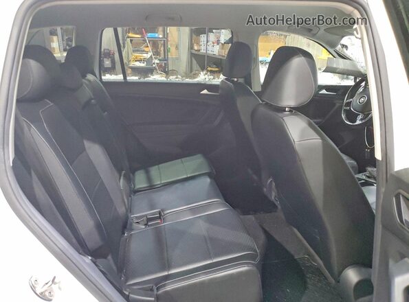 3VV2B7AX9KM197601 2019 VOLKSWAGEN TIGUAN White Vista interior trasera
