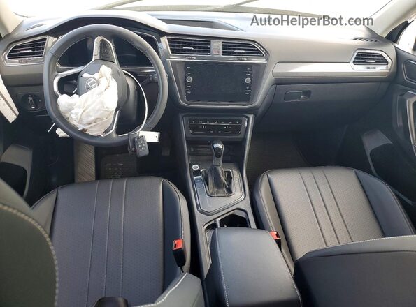 3VV3B7AX0NM108605 2022 VOLKSWAGEN TIGUAN Gray Vista del salpicadero