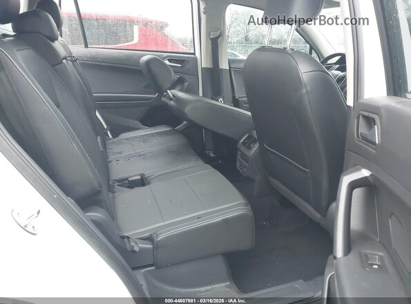 3VV3B7AX4KM033743 2019 VOLKSWAGEN TIGUAN White Widok naklejki z numerem VIN