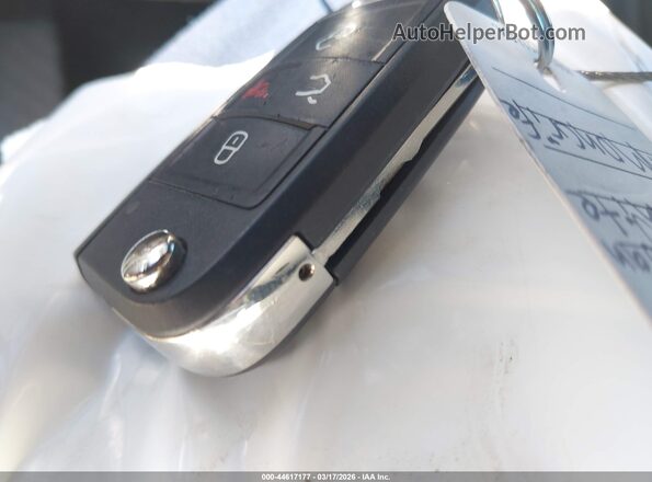 3VV3B7AX4KM199499 2019 VOLKSWAGEN TIGUAN White Vista del salpicadero