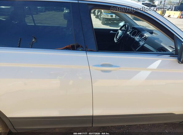 3VV3B7AX4KM199499 2019 VOLKSWAGEN TIGUAN White Vista interior trasera