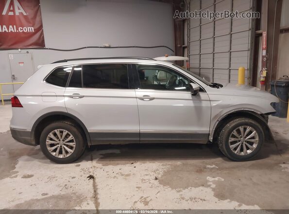 3VV3B7AX6JM181519 2018 VOLKSWAGEN TIGUAN Light Blue Vista interior trasera