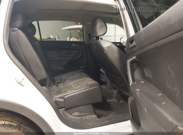 3VV3B7AX6JM181519 2018 VOLKSWAGEN TIGUAN Light Blue Vista de la etiqueta del VIN