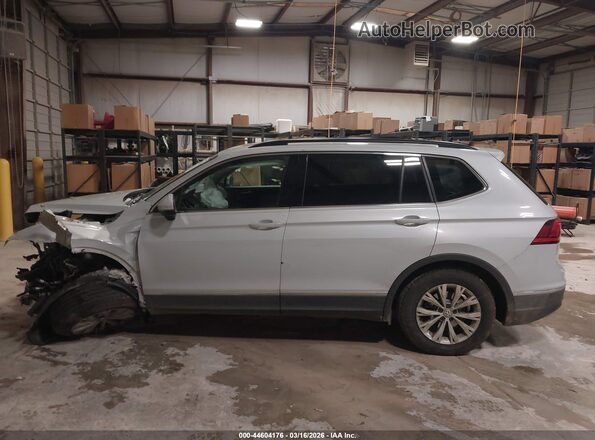 3VV3B7AX6JM181519 2018 VOLKSWAGEN TIGUAN Light Blue Vista interior de 360 grados