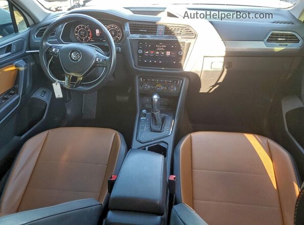 3VV3B7AX6KM061009 2019 VOLKSWAGEN TIGUAN Белый Вид панели приборов