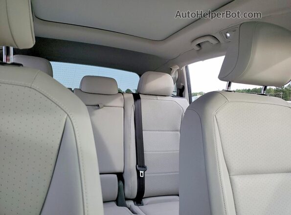 3VV3B7AX7KM130158 2019 VOLKSWAGEN TIGUAN White Vista de los asientos traseros