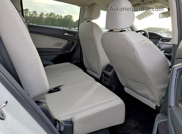 3VV3B7AX7KM130158 2019 VOLKSWAGEN TIGUAN White Vista interior trasera