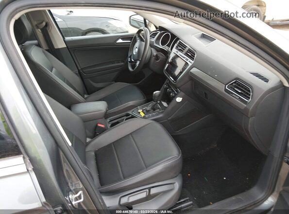 3VV3B7AX7MM039135 2021 VOLKSWAGEN TIGUAN Gray Vista interior delantera