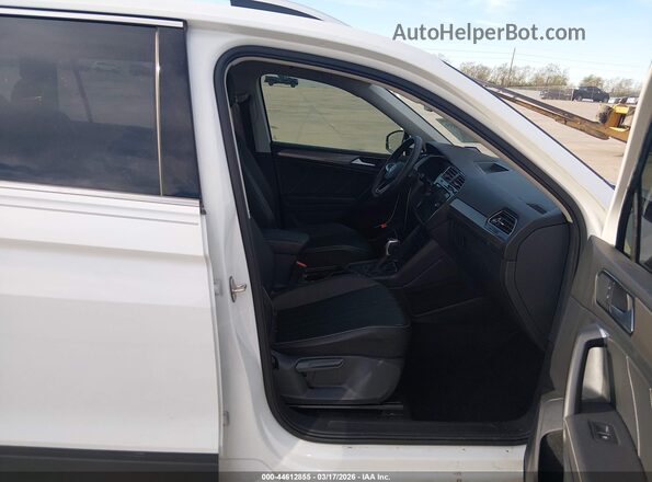 3VV3B7AX7NM092855 2022 VOLKSWAGEN TIGUAN Белый Вид салона спереди