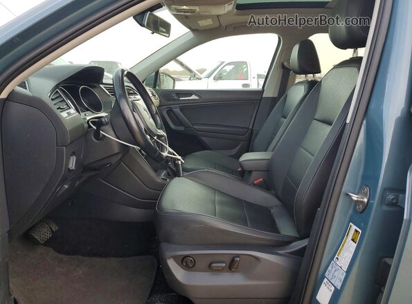 3VV3B7AX8KM201433 2019 VOLKSWAGEN TIGUAN Бирюзовый Вид салона спереди