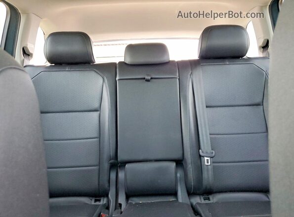3VV3B7AX8KM201433 2019 VOLKSWAGEN TIGUAN Бирюзовый Вид задних сидений