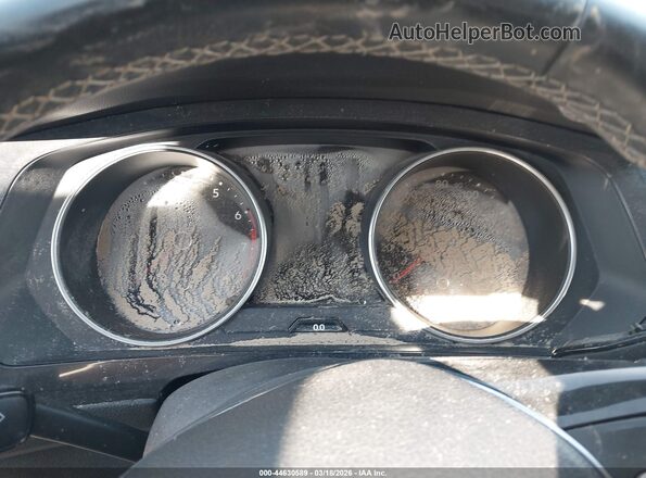 3VV3B7AX8MM112383 2021 VOLKSWAGEN TIGUAN Silver Widok tylnych siedzeń