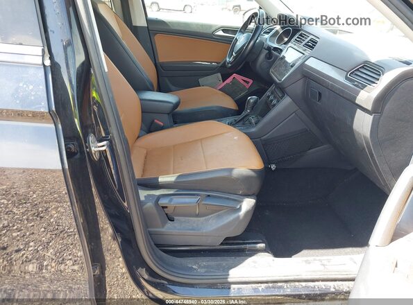 3VV3B7AX9KM133627 2019 VOLKSWAGEN TIGUAN Синий Вид салона спереди