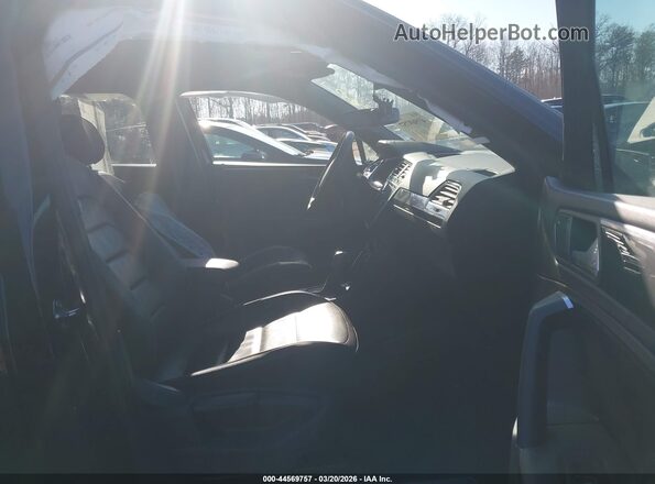 3VV4B7AX3LM068697 2020 VOLKSWAGEN TIGUAN Черный Вид салона спереди
