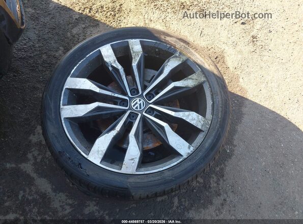 3VV4B7AX3LM068697 2020 VOLKSWAGEN TIGUAN Черный Вид панели приборов