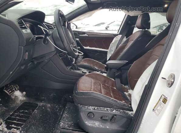 3VV4B7AX6RM185277 2024 VOLKSWAGEN TIGUAN Белый Вид салона спереди