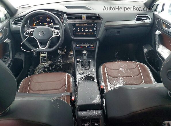3VV4B7AX6RM185277 2024 VOLKSWAGEN TIGUAN Белый Вид панели приборов