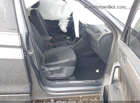 3VV8B7AX5RM188592 2024 VOLKSWAGEN TIGUAN Серый Вид салона спереди