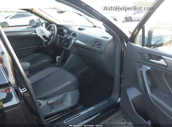 3VVCB7AX1PM127201 2023 VOLKSWAGEN TIGUAN Black Widok wnętrza z przodu