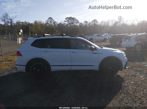 3VVCB7AX9NM166471 2022 VOLKSWAGEN TIGUAN White Rear interior view