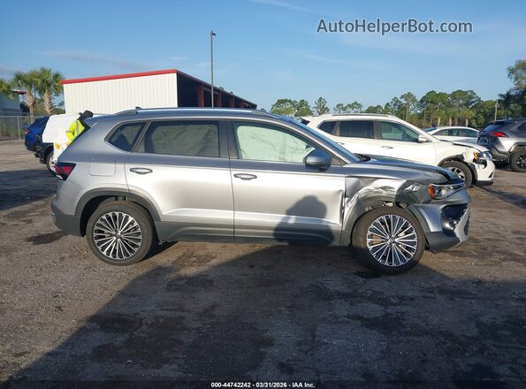 3VVEC7B21SM014527 2025 VOLKSWAGEN TAOS Серебряный Вид задней части салона