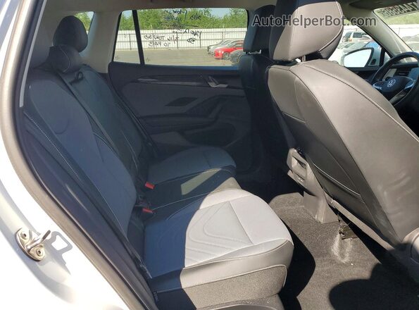 3VVER7RM6TM036207 2026 VOLKSWAGEN TIGUAN White Widok wnętrza z tyłu