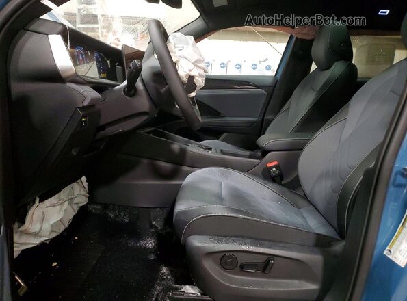 3VVGR7RM7TM036435 2026 VOLKSWAGEN TIGUAN Blue Widok wnętrza z przodu