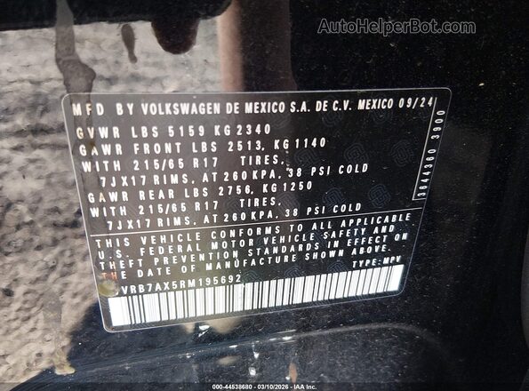 3VVRB7AX5RM195692 2024 VOLKSWAGEN TIGUAN Black Widok komory silnika