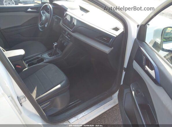 3VVRX7B29NM007674 2022 VOLKSWAGEN TAOS Белый Вид салона спереди