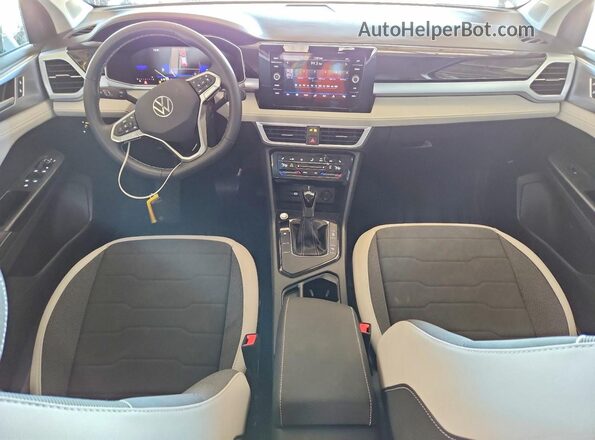 3VVSC7B24TM012047 2026 VOLKSWAGEN TAOS Серый Вид панели приборов