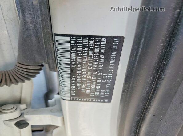 3VW517AT9HM820409 2017 VOLKSWAGEN BEETLE White Вид підкапотного простору