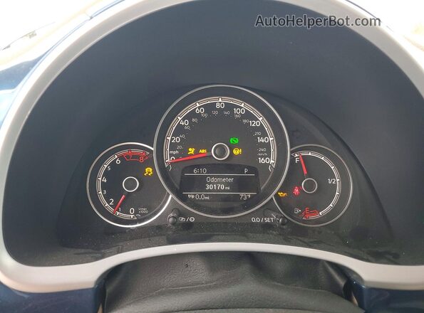 3VW5DAAT0JM516945 2018 VOLKSWAGEN BEETLE Синий Вид щитка приборов
