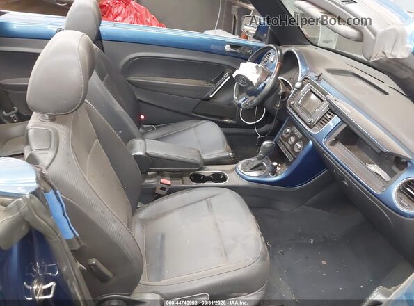 3VW5DAAT2JM505171 2018 VOLKSWAGEN BEETLE Синий Вид салона спереди